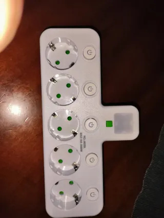 Multipresa da scrivania bianca con luce LED