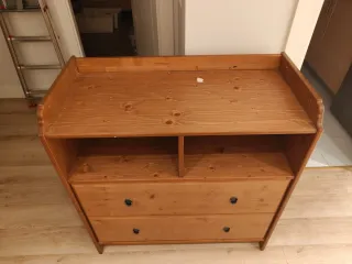 Cambiador de madera para bebé