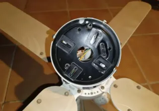 Ventilador de techo blanco