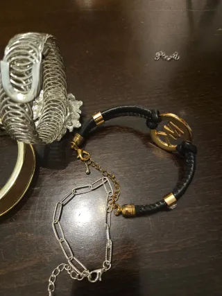 Lote 4 Pulseras Doradas y Plateadas