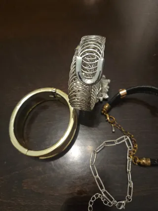 Lote 4 Pulseras Doradas y Plateadas