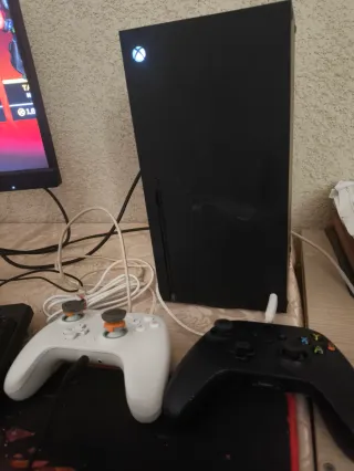 Xbox Series X + 2 Controles Negro