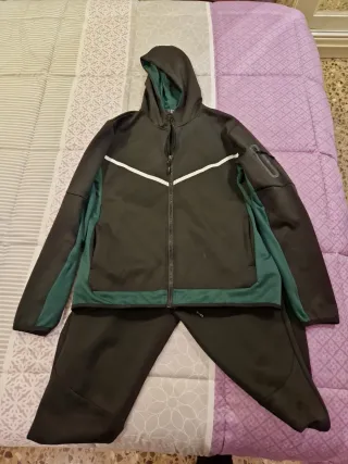 Chándal niño Talla 15/16 Negro y Verde