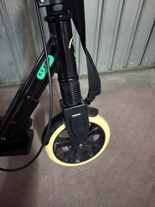 Patinete Revoe plegable con freno