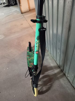 Patinete Revoe plegable con freno