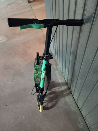 Patinete Revoe plegable con freno