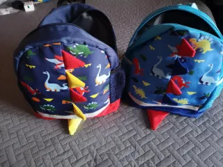 Mochila infantil dinosaurios 3D