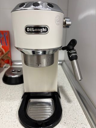 Cafetera De'Longhi Dedica Blanca