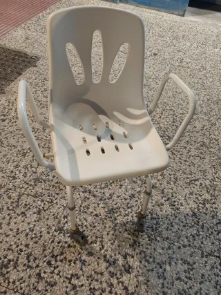 Silla de Ducha Giratoria 360° con Ruedas