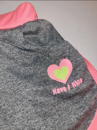 Pantaloncini grigi e rosa