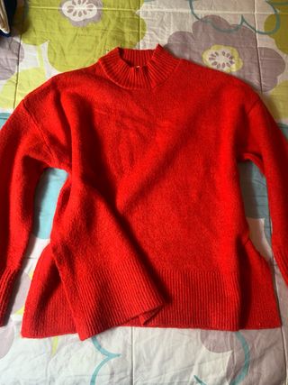 Jersey rojo cuello alto