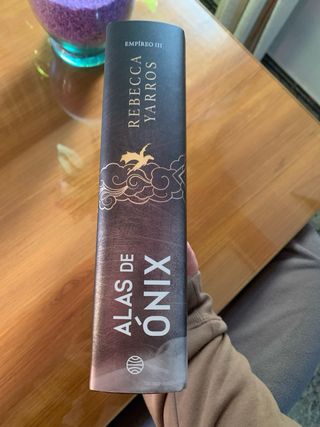 Edición exclusiva y limitada de Alas de Ónix