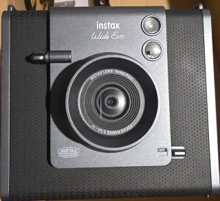 Fujifilm Instax WIDE EVO Cámara