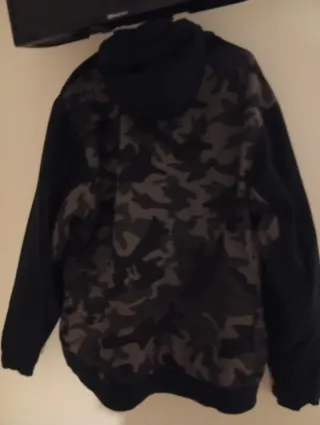 Chaqueta Columbia Negra y Camuflaje