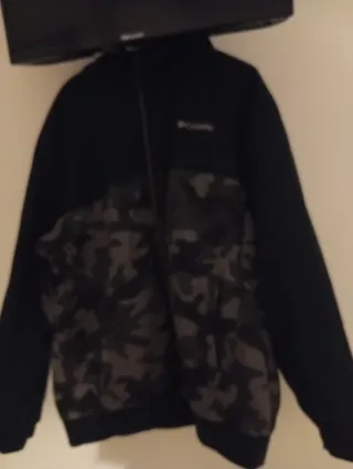 Chaqueta Columbia Negra y Camuflaje