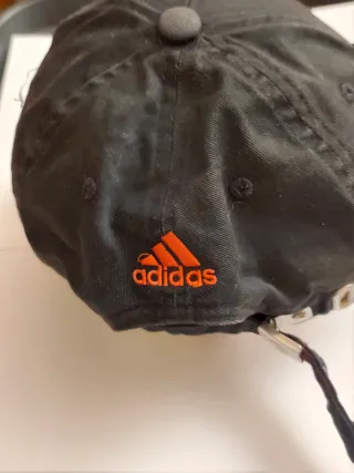 Gorra AC Milan Adidas Negra y Roja