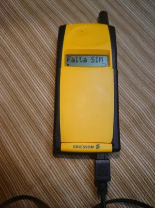 Teléfono Móvil vintage amarillo