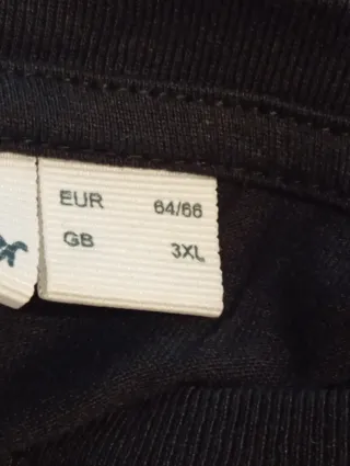 Camiseta negra manga larga