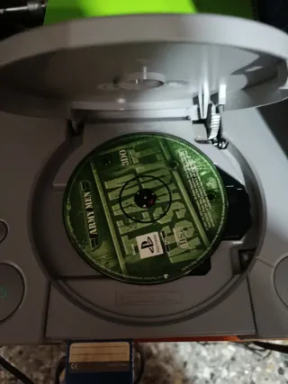 PlayStation 1 gris con mando,cables y memory card