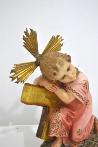 Antiguo Niño Jesús con la cruz