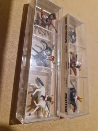 Arredi Plastico Ferroviario H0 2 Confezioni Merten