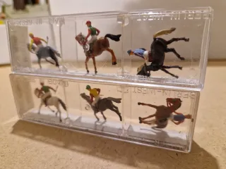 Arredi Plastico Ferroviario H0 2 Confezioni Merten