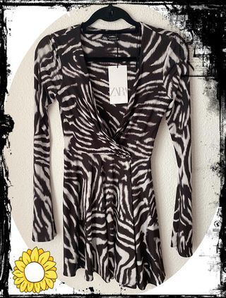 Vestido Zara estampado cebra manga larga