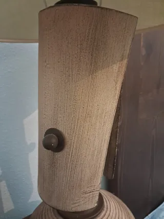 DOS Lámparas de mesa de piedra y tela