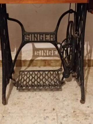 Máquina de coser Singer antigua