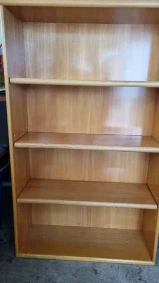 Estantería de madera pino