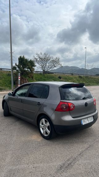 Volkswagen Golf 2004