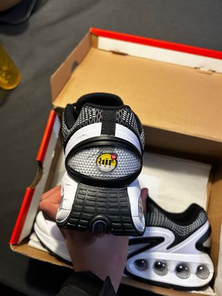 Nike Air Max DN Negro Blanco