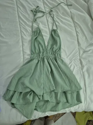 Vestido verde con volantes