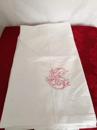 Lençol antigo branco com bordada