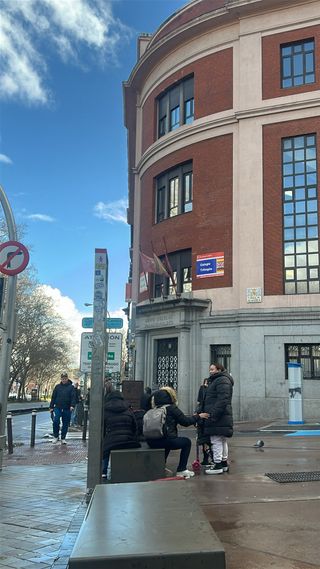 Busco chica que pueda recoge a mi niña del colegio