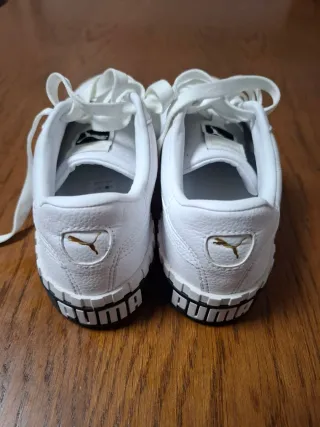 Zapatillas Puma Blancas y Negras