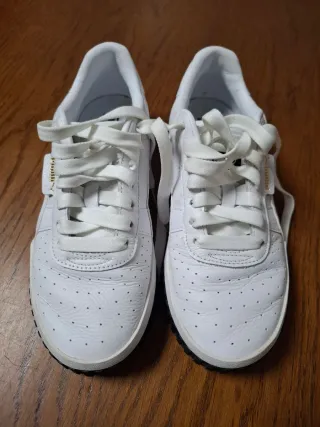 Zapatillas Puma Blancas y Negras