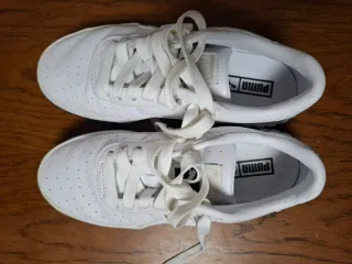 Zapatillas Puma Blancas y Negras