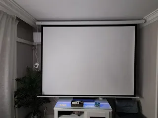 Proyector JBL Home Cinema + Pantalla Enrollable