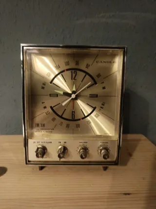 Radio Reloj Despertador Candle AM/FM Vintage