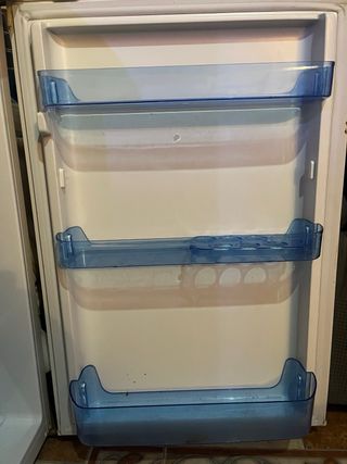 Nevera compacta MRF136A+ Clase A+