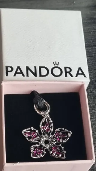 Colgante Pandora Demogorgon Netflix charm