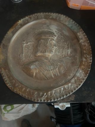 Piatto decorativo antico con ritratto