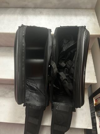 Alforjas para moto estilo carbono y soportes