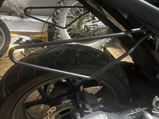 Alforjas para moto estilo carbono y soportes