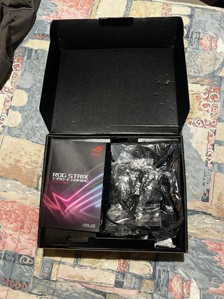 Scheda Madre ASUS ROG STRIX Z390-E GAMING