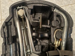 Herramientas rueda de repuesto Golf IV - Leon MK1