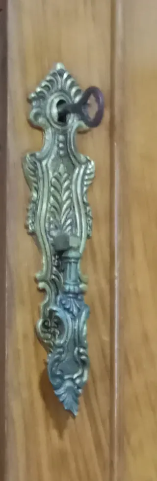 Armario antiguo de madera vintage - Negociable