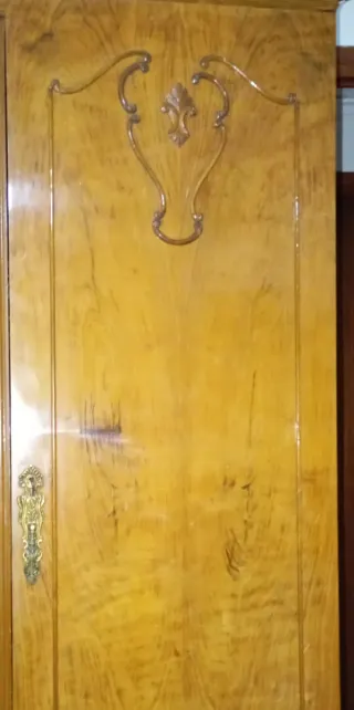 Armario antiguo de madera vintage - Negociable