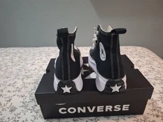 Converse Run Star Hike